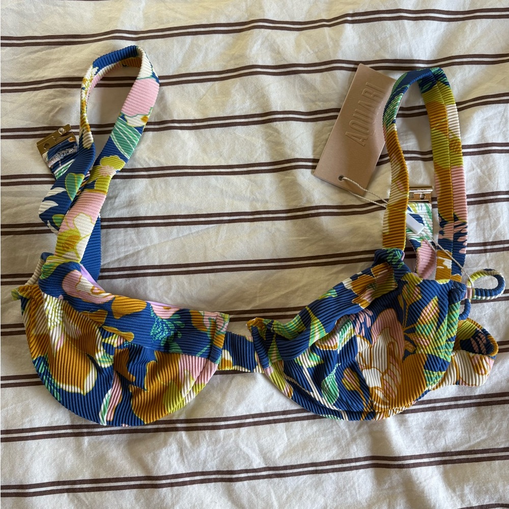Aquari Oasis Bikini Top and Bottom Size Medium